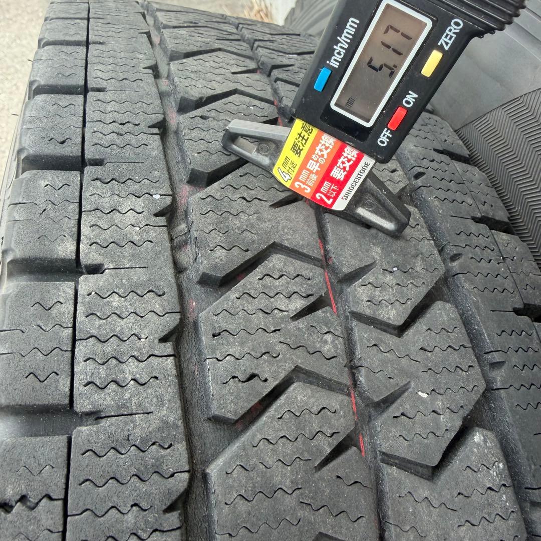 【送料込み】23年製ハイエース等スタッドレス195/80R15 ブリヂストン
