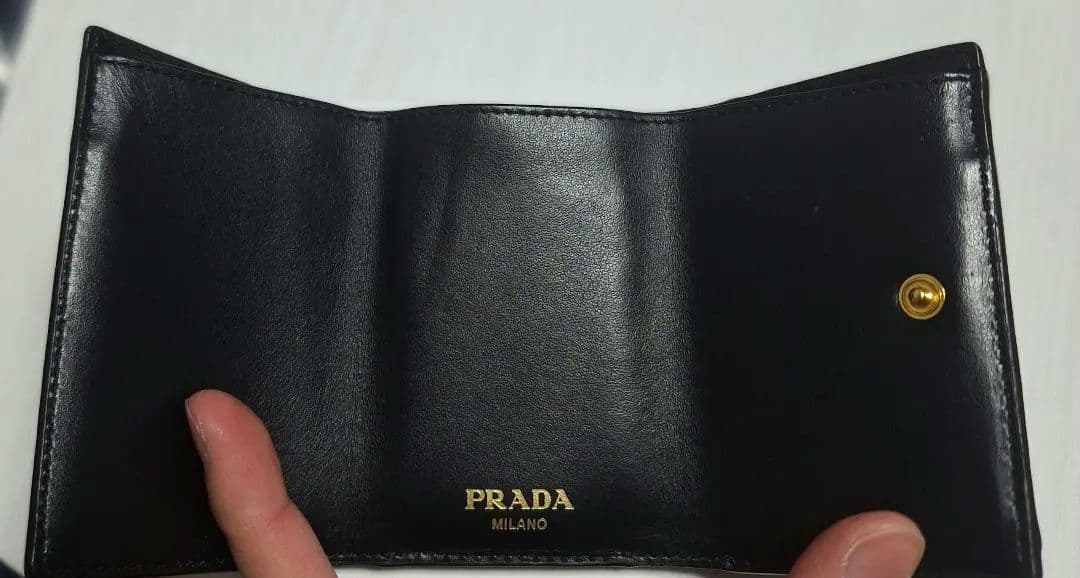 美品 PRADA ヴィッテロムーヴ 三つ折り財布 黒 本革