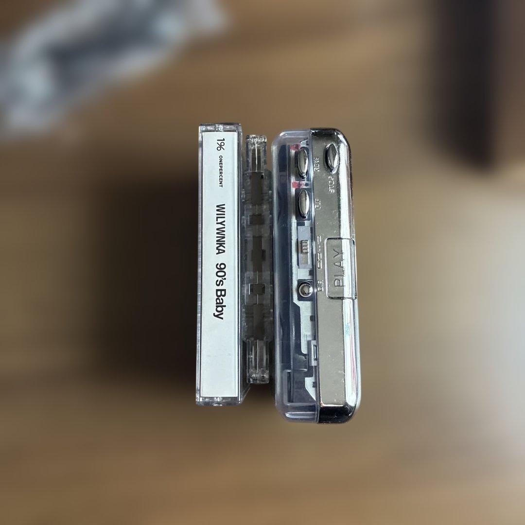 WILYWINKA 90's Babyカセットテープ　箱 イヤホン、ケーブル付き
