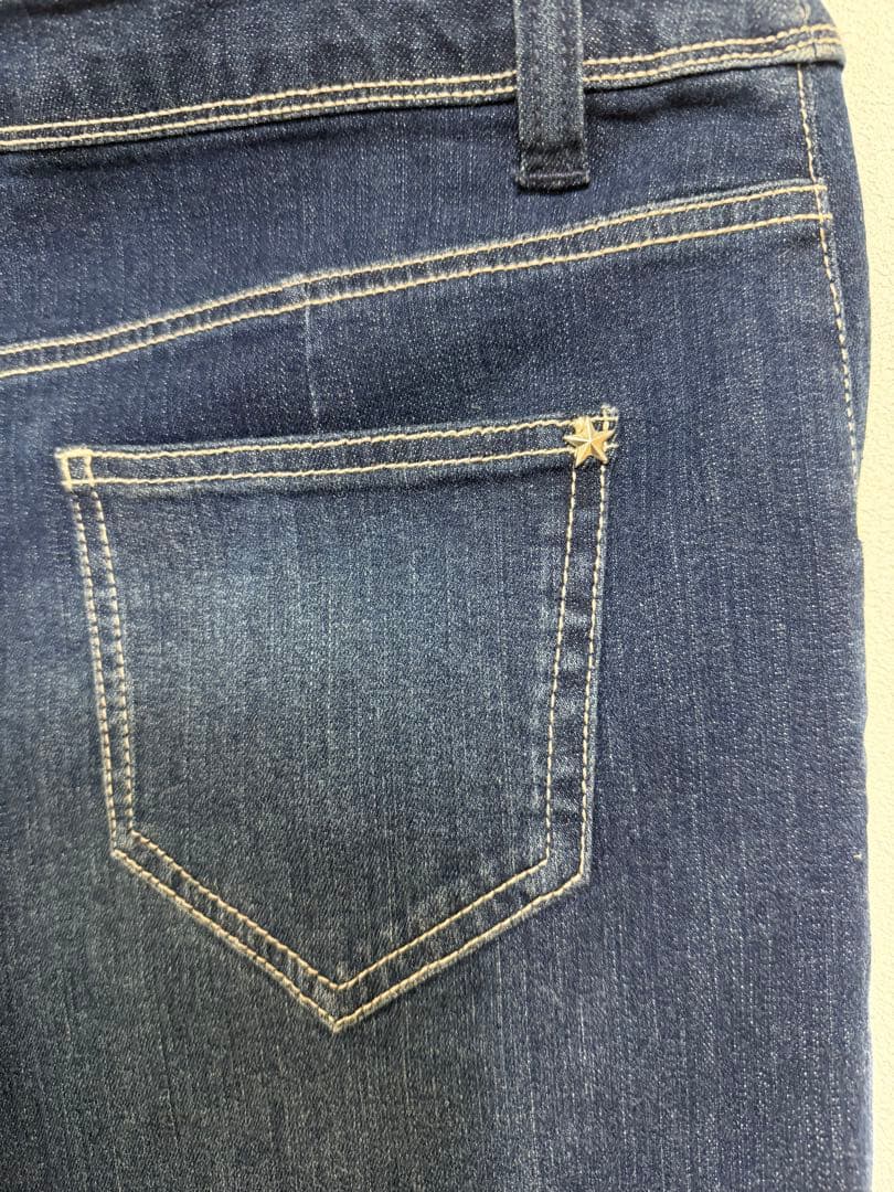美品！ローズティアラ44（新品タグ付き）デニムパンツ
