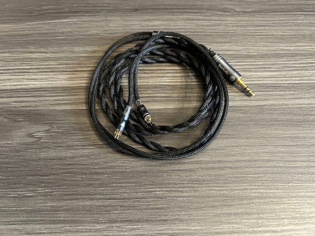 イヤホン SeeAudio Bravery