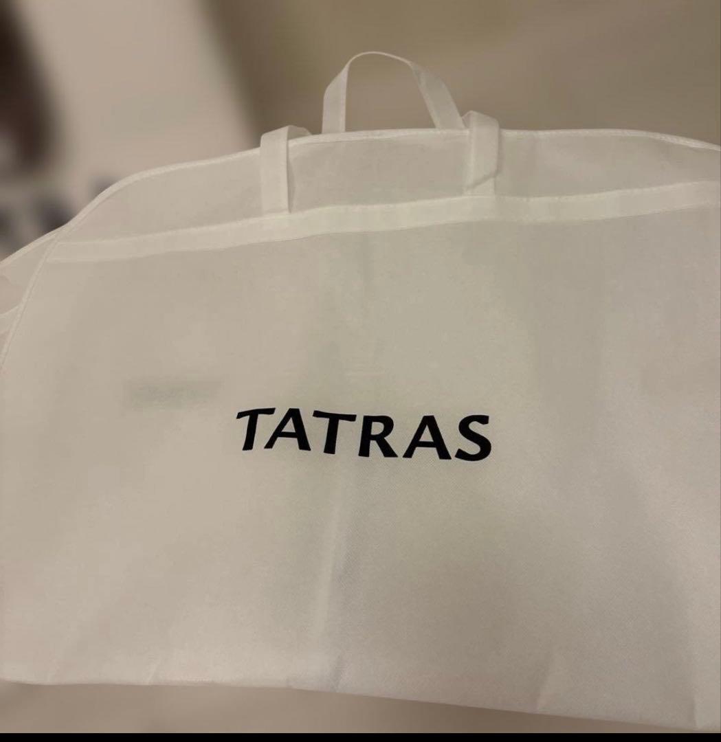 新品✴︎タトラス　TATRAS ガーメントケース2枚　ショップバッグ大小