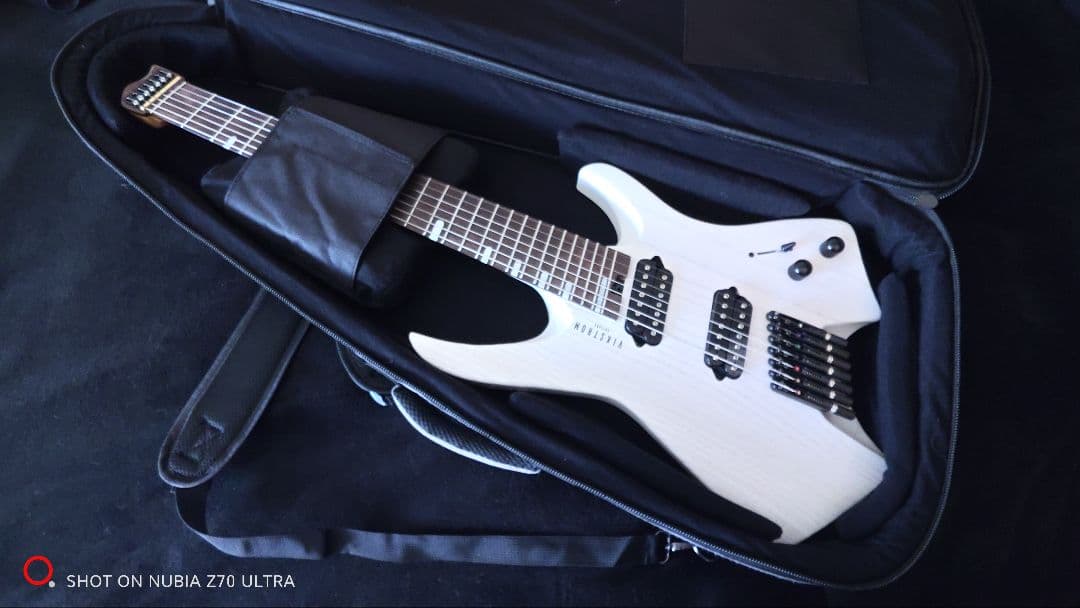 本日限定値下げ　VIKSTROM GUITARS　7弦　ヘッドレス　美品