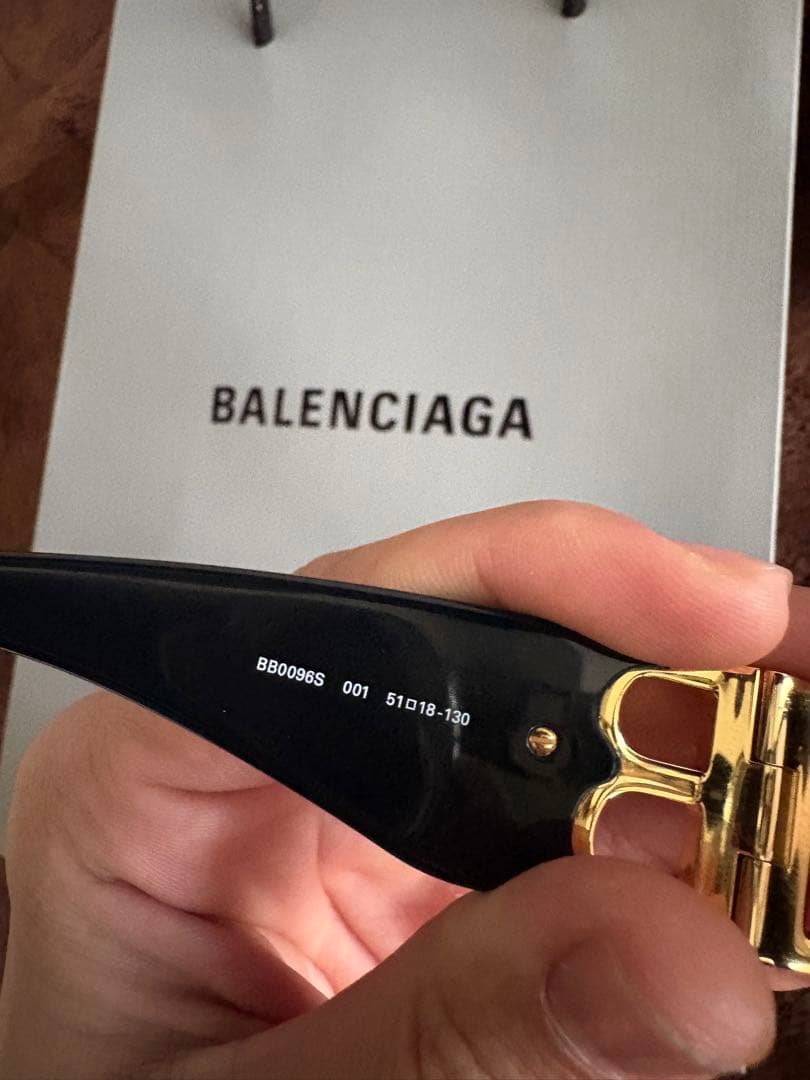 付属品完備正規品BALENCIAGAサングラス