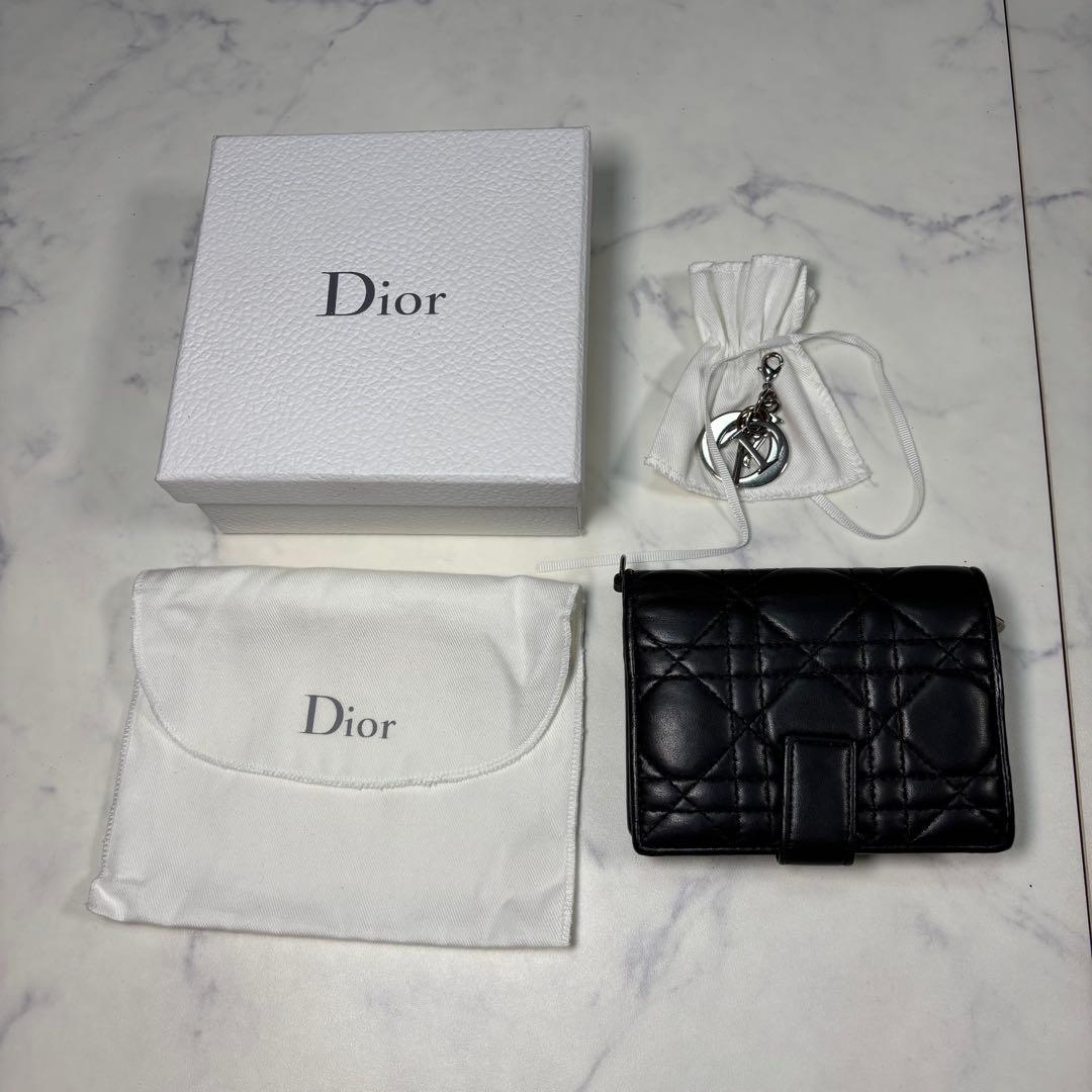 Christian Diorレディディオール カナージュ 二つ折り財布 チャーム