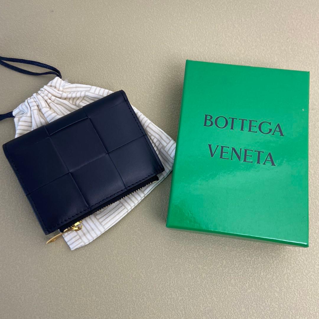 Bottega Veneta ブラック レザー 二つ折り財布