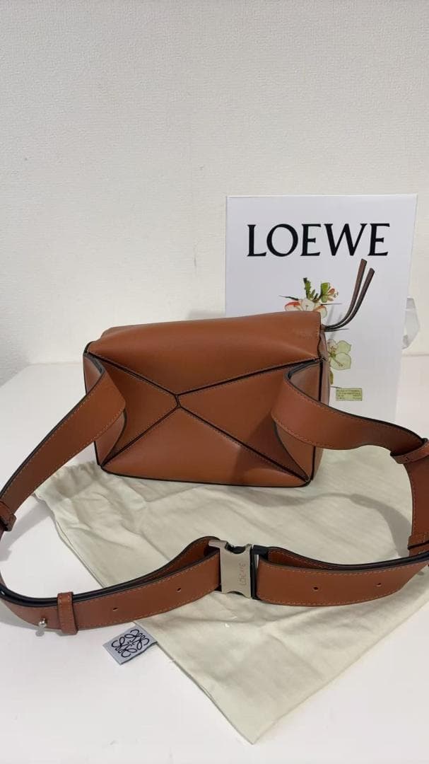 LOЁWЁ ブラウン ショルダーバッグ