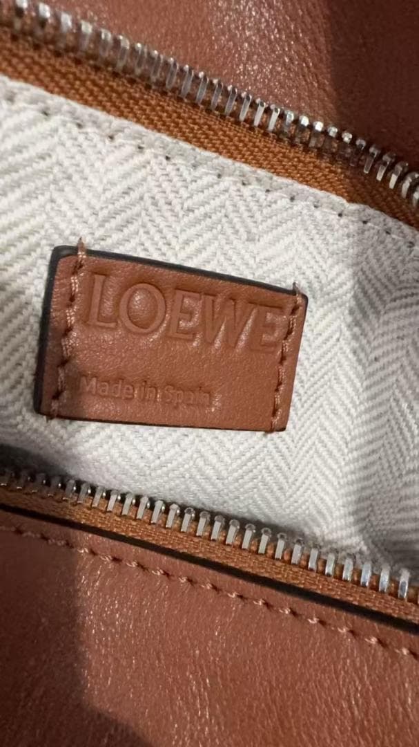 LOЁWЁ ブラウン ショルダーバッグ