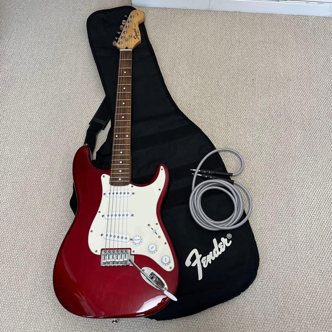 Squier Stratocaster レッドエレキギター
