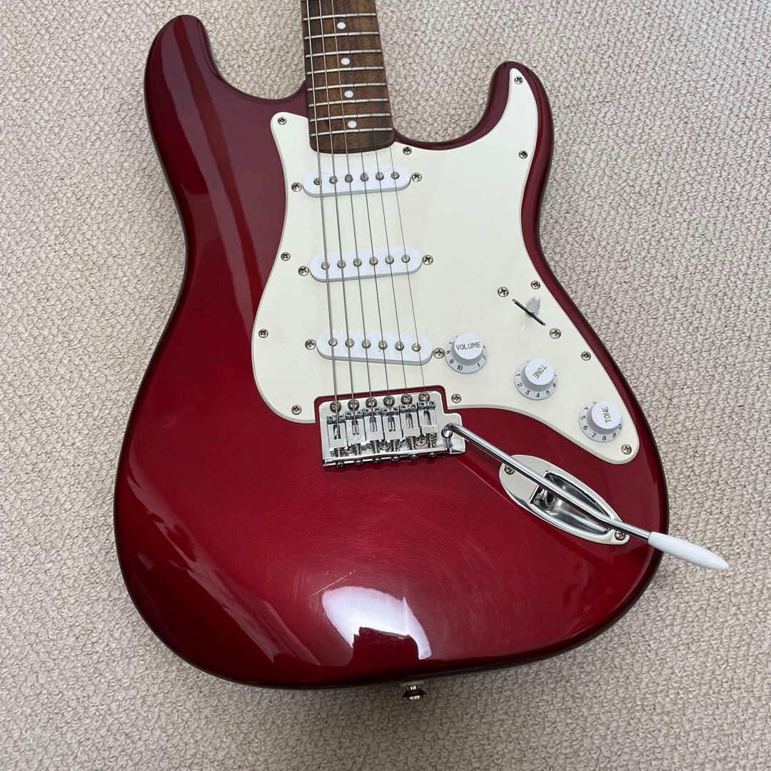 Squier Stratocaster レッドエレキギター