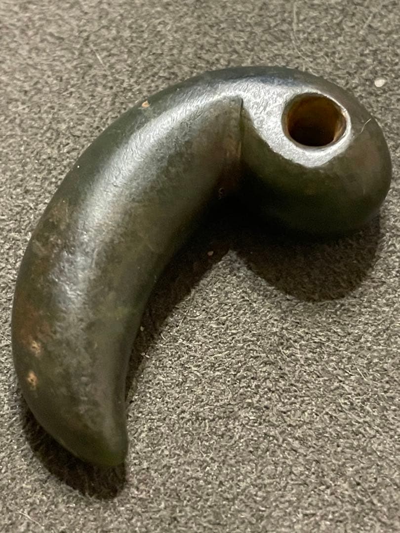 出土　古墳時代　石製勾玉　翡翠　琉球型勾玉