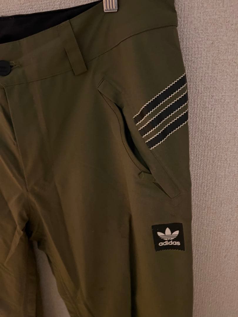 ト*）様 adidas スノーボードパンツ オリーブ