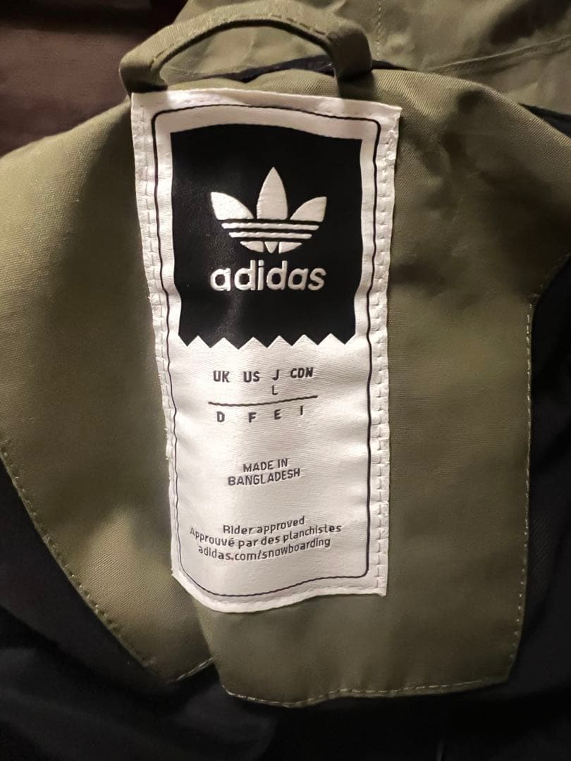 ト*）様 adidas スノーボードパンツ オリーブ