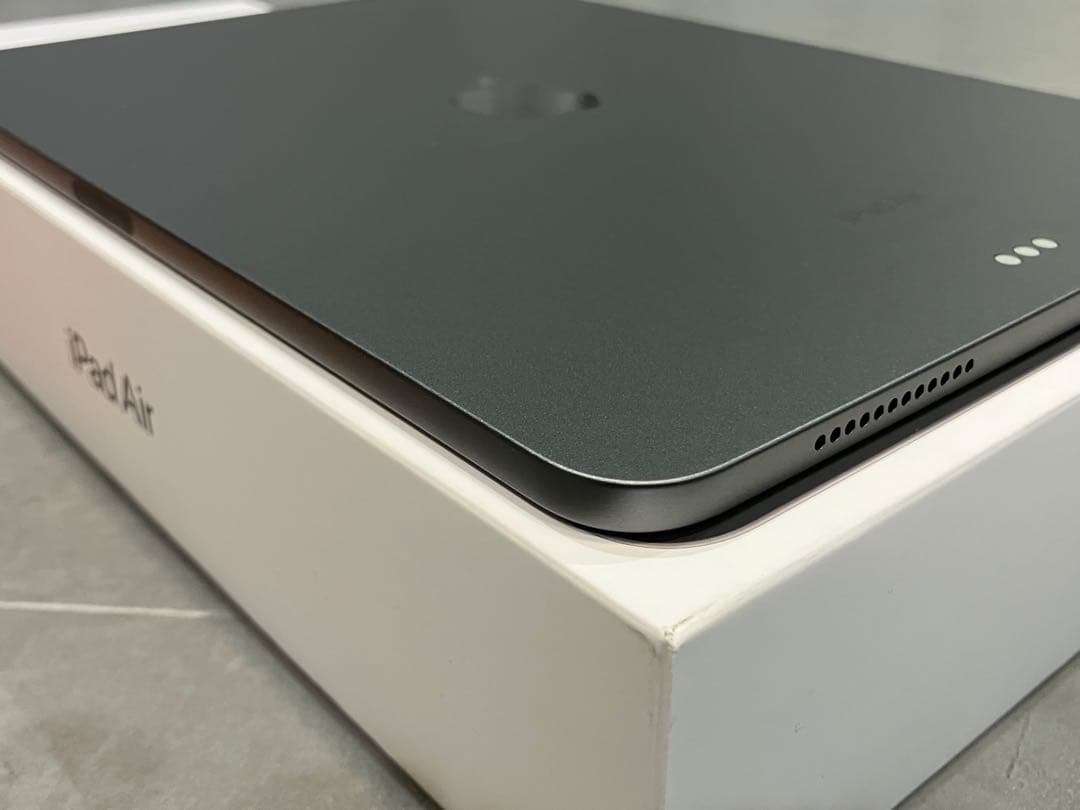 【極美品バッテリー99%】Apple iPad Air5 10.9インチおまけ付