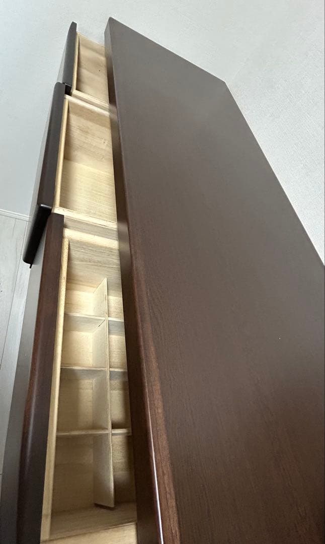 ダークブラウン 木製チェスト 6引き出し。幅120cm×奥45cm×高99cm