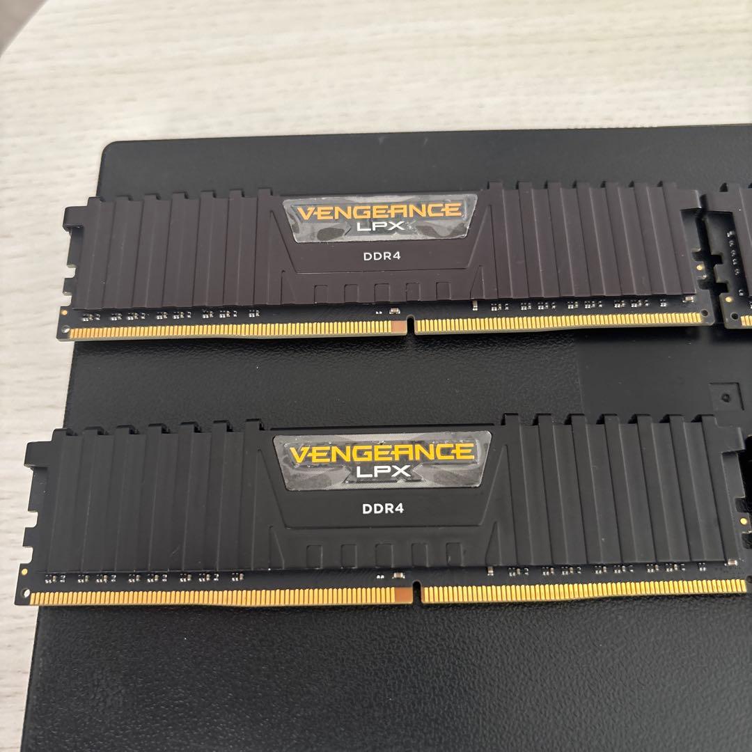 う*ん様 Corsair DDR4メモリ-3200MHz 32GB ［8GB×4