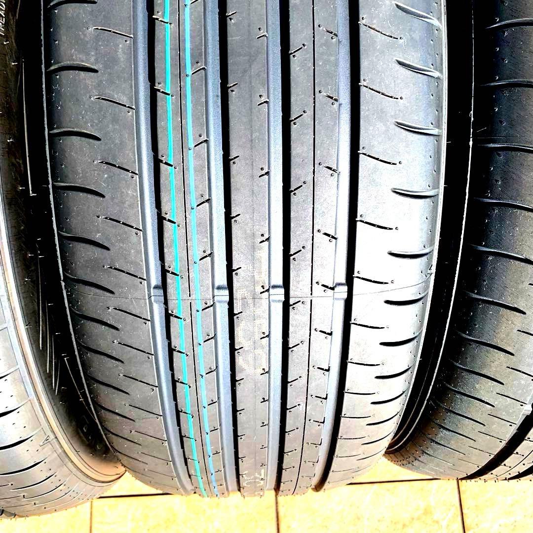 「bZ4X純正 20インチタイヤ 新車外し 235/50R20 4本」ダンロップ
