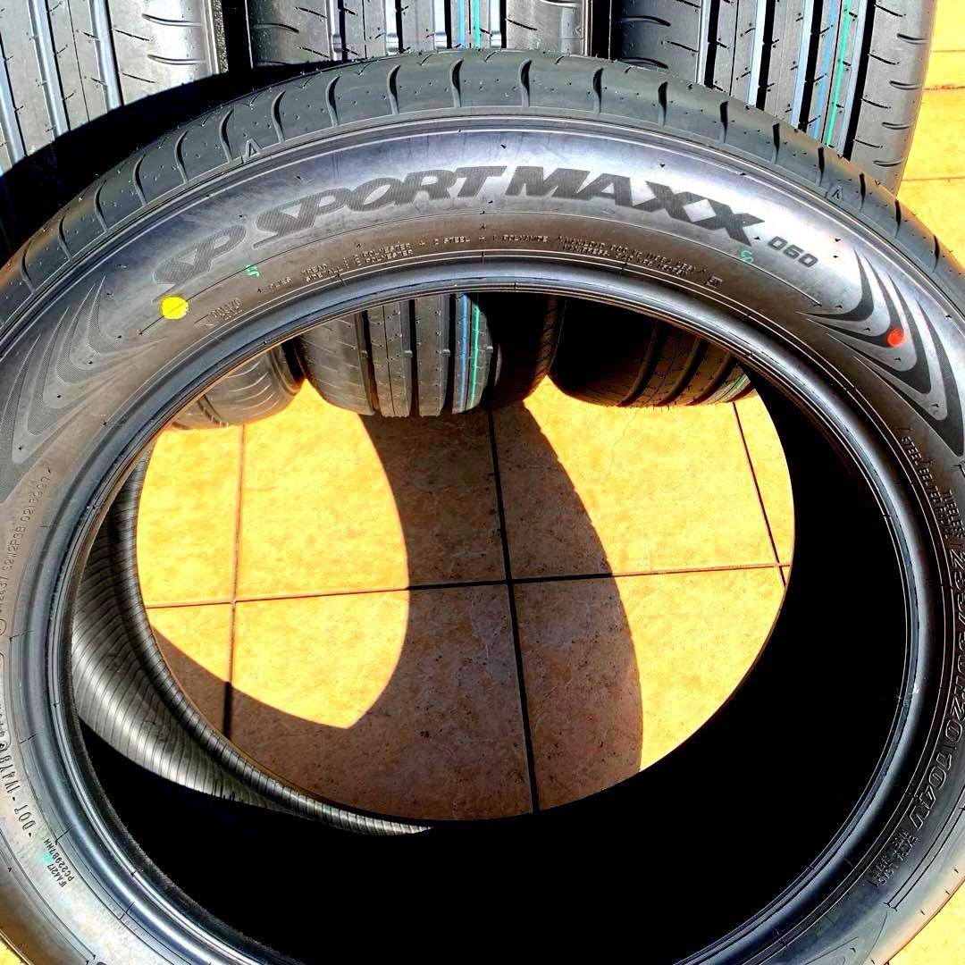 「bZ4X純正 20インチタイヤ 新車外し 235/50R20 4本」ダンロップ