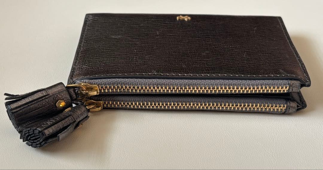 ANYA HINDMARCH アニヤハインドマーチ 二つ折り財布 シルバー