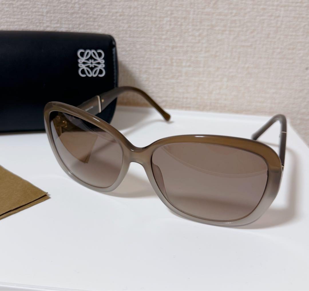 美品 LOEWE サングラス SLW937 オーバル 茶 アナグラム ケース付