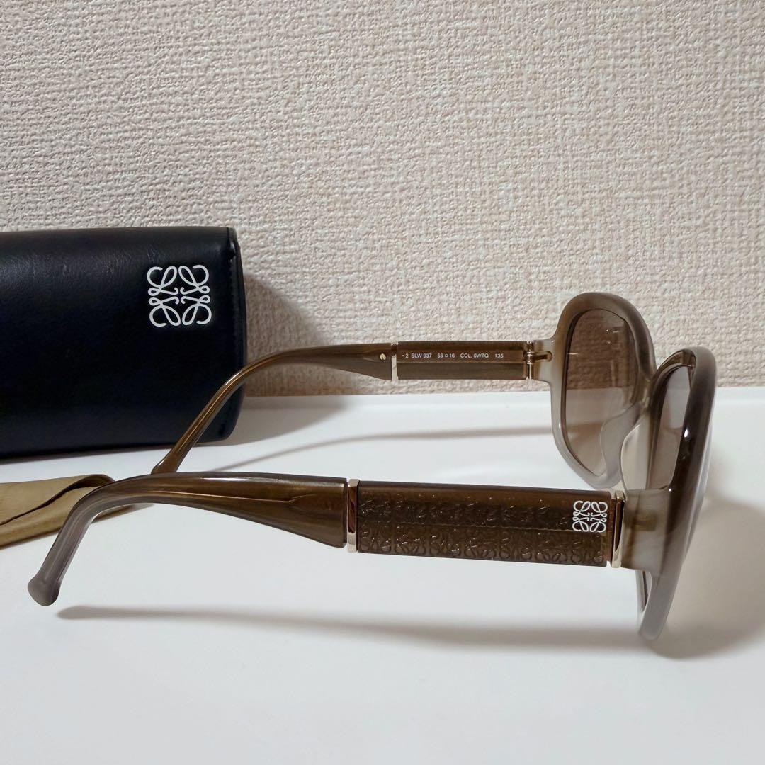 美品 LOEWE サングラス SLW937 オーバル 茶 アナグラム ケース付