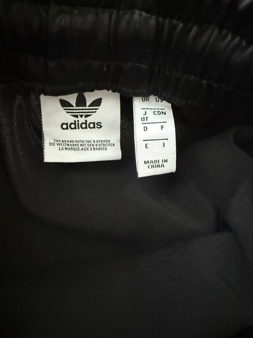 ひろ！様　未使用　adidas ロングサテンスカート