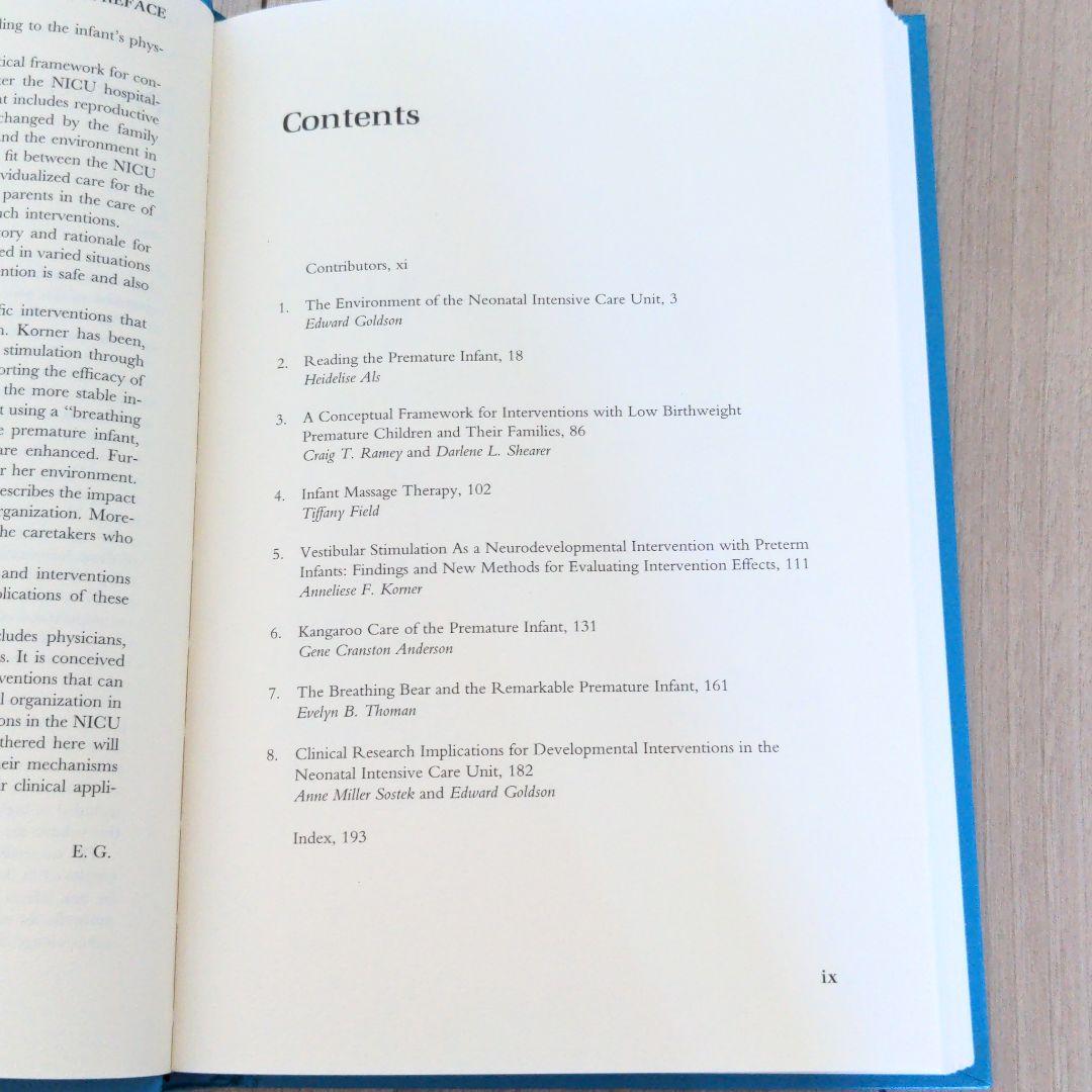 洋書 NURTURING THE PREMATURE INFANT
