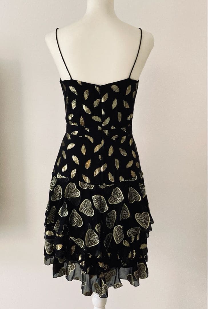 美品　2 Diane Von Furstenberg ゴールド刺繍　ブラック　M