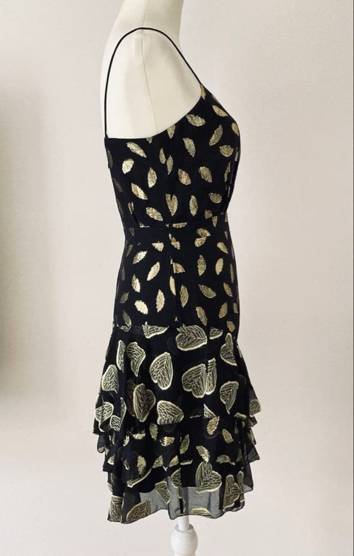 美品　2 Diane Von Furstenberg ゴールド刺繍　ブラック　M