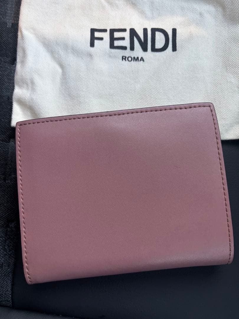 ゆ*ん様 【美品⭐️】FENDI フェンディ ピンク 二つ折り財布 保存袋付き