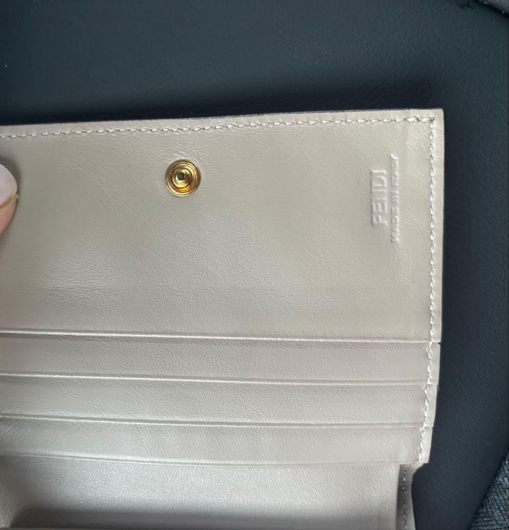 ゆ*ん様 【美品⭐️】FENDI フェンディ ピンク 二つ折り財布 保存袋付き