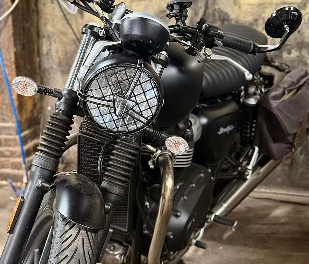 トライアンフ ボンネビル ヘッドライトガード T100 ストリートスクランブラー