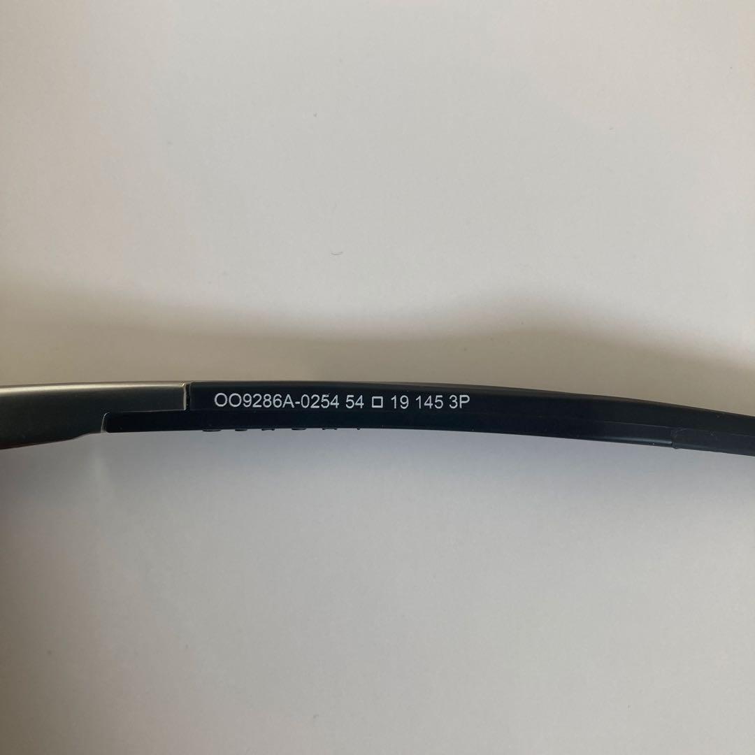 OakleyオークリーサングラスThursoモデル型番：OO9286A-0254