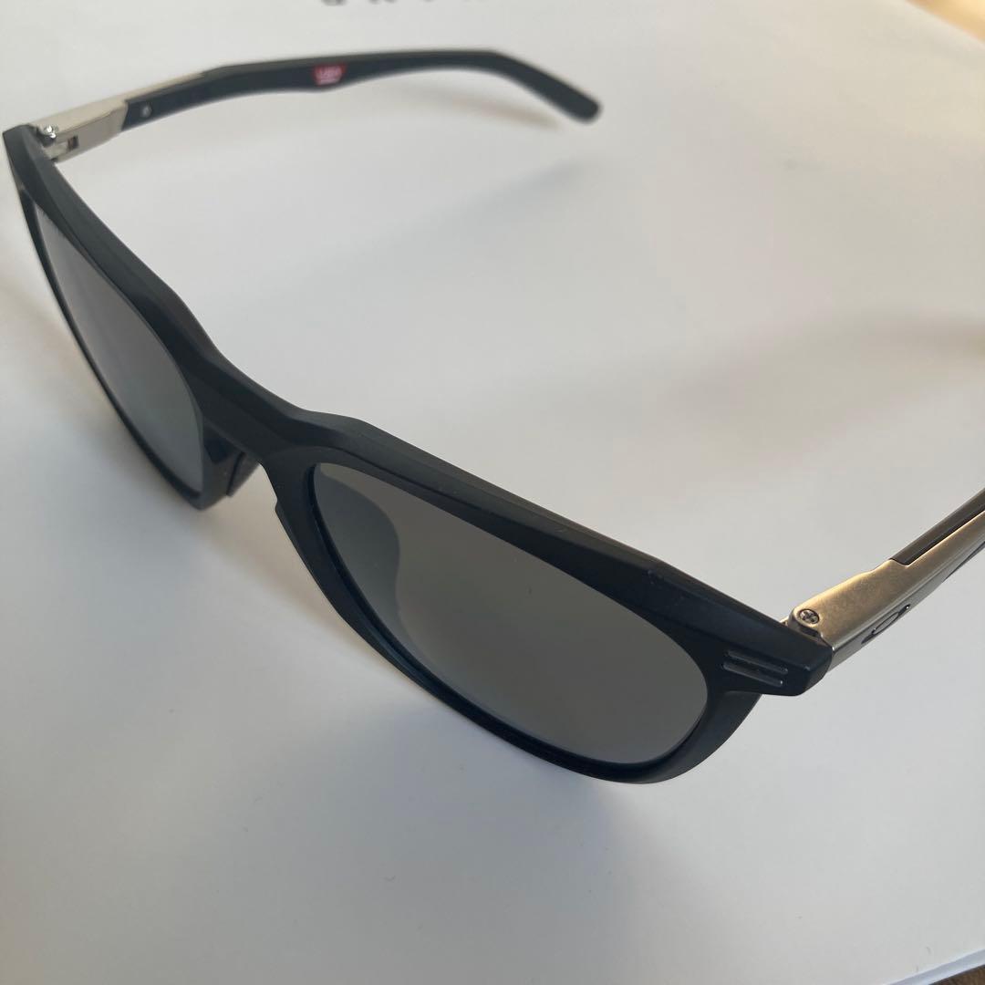 OakleyオークリーサングラスThursoモデル型番：OO9286A-0254