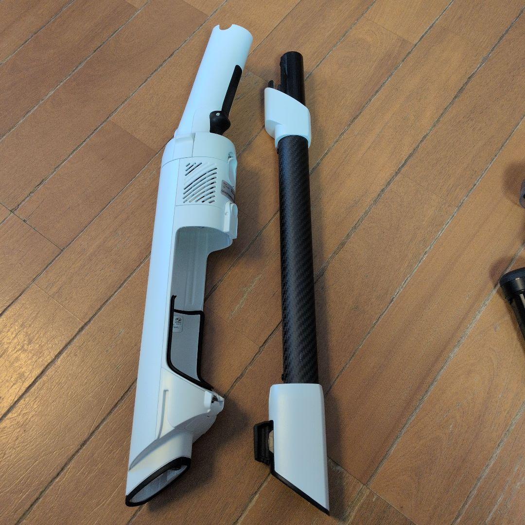 ★本日限定値引き中古美品 大人気Sharkコードレスクリーナー LC400JWH