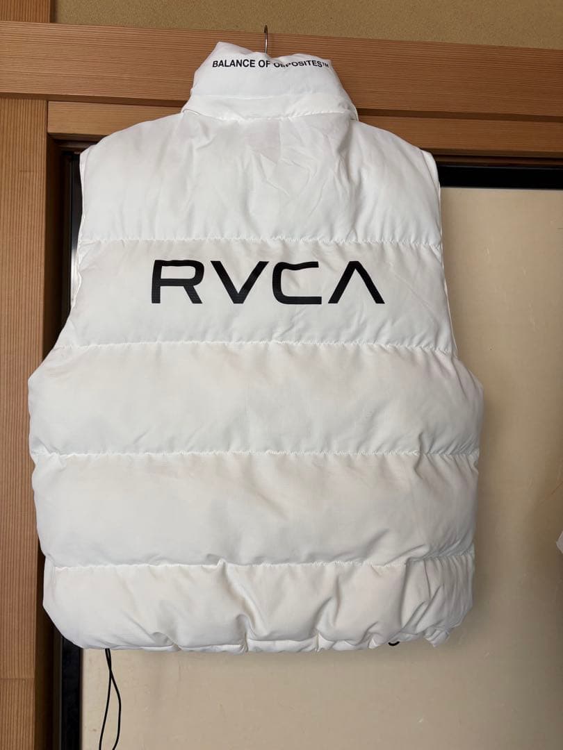 RVCA ルーカ 中綿ダウンベスト L 白フード取外し可 ロゴ BE042768