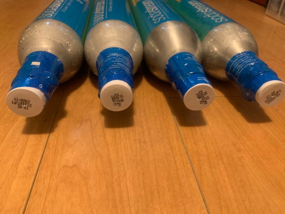 sodastream ガスボンベ 60L(ガスあり) 4本セット
