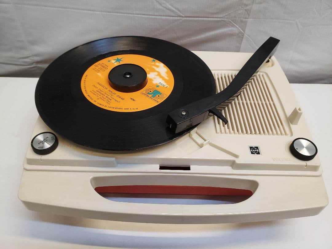 ①ナショナル ポータブルレコードプレーヤー SF-321 動作OK 50hz専用