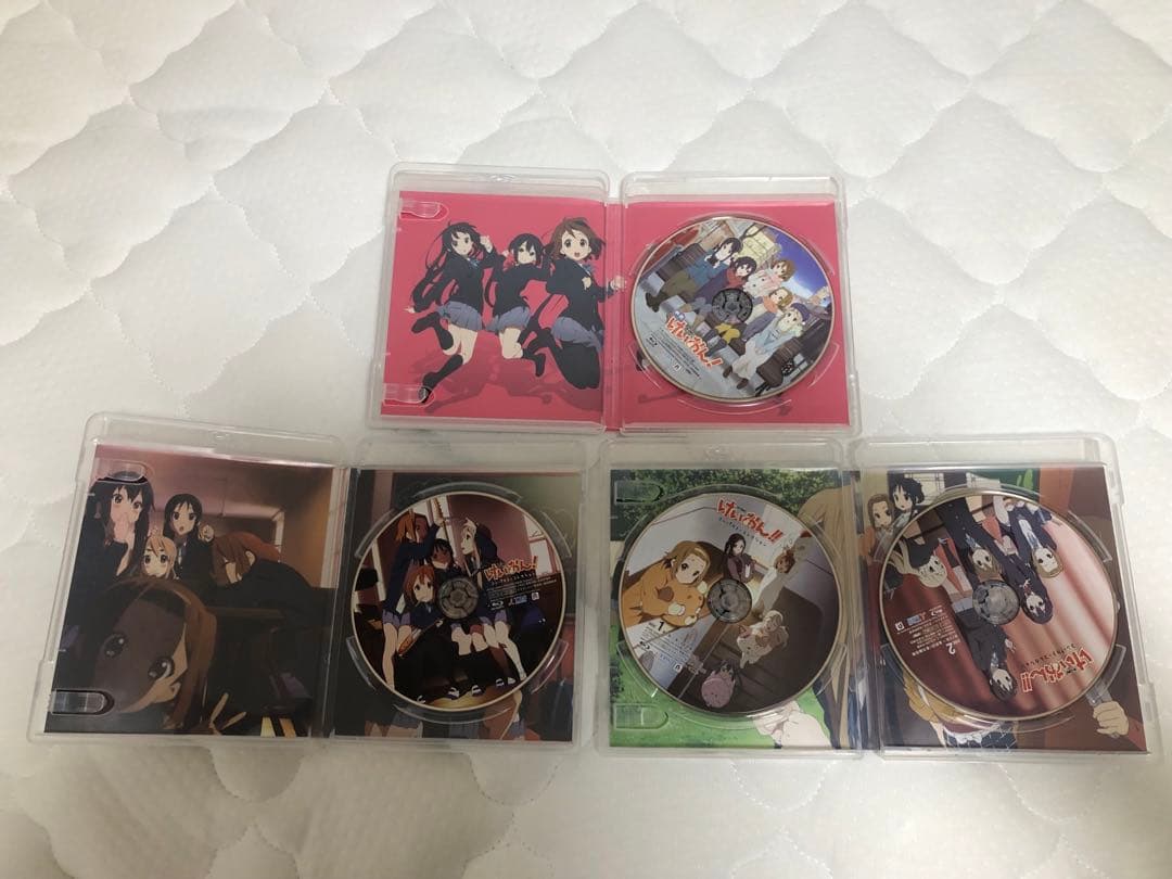 けいおん！　DVD3枚セット　缶バッジ　うちわ付き