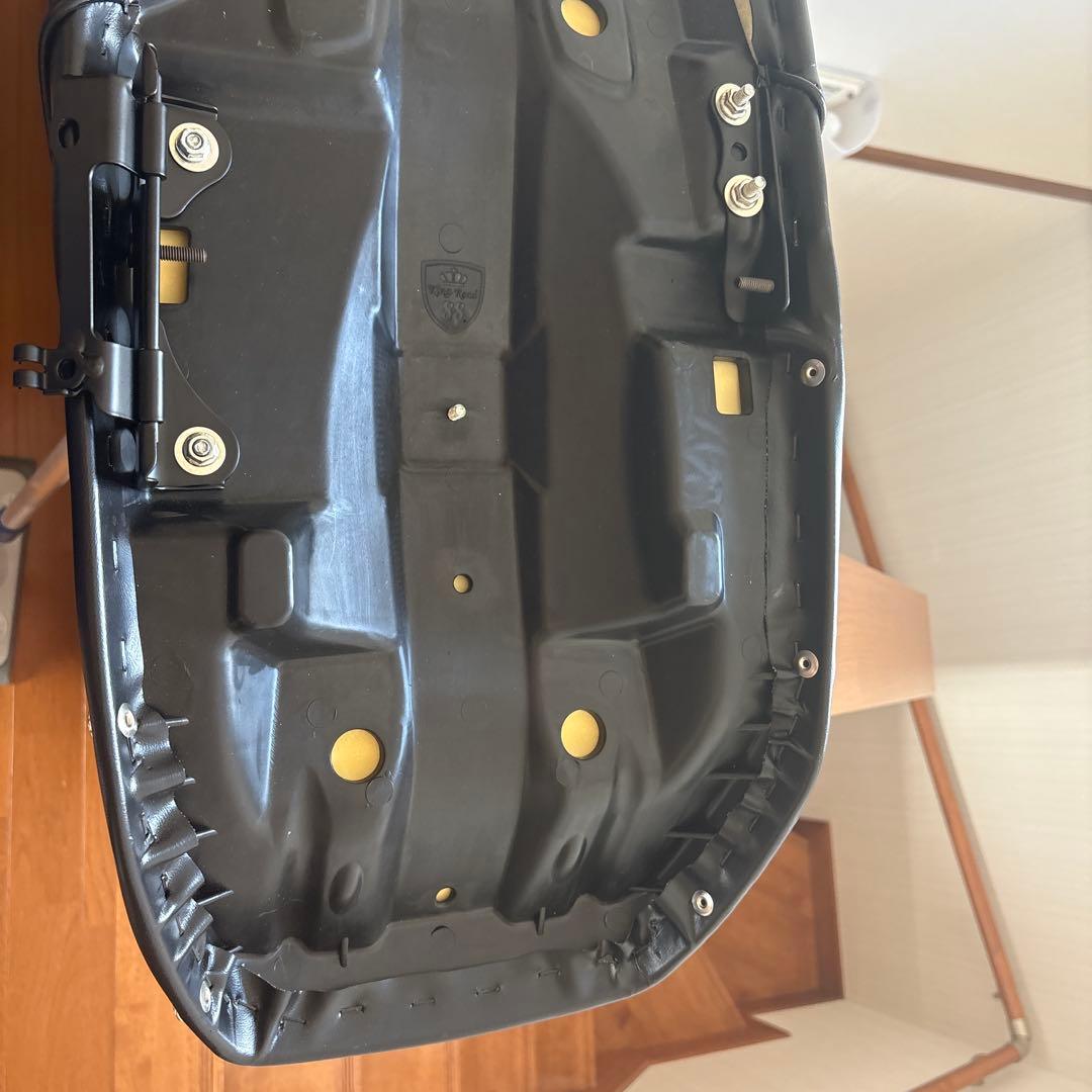 バイクシート cbx400f シート金具