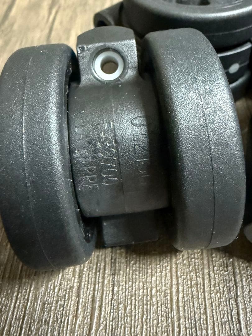 RIMOWA 新ロゴMULTIWHEEL 50mm