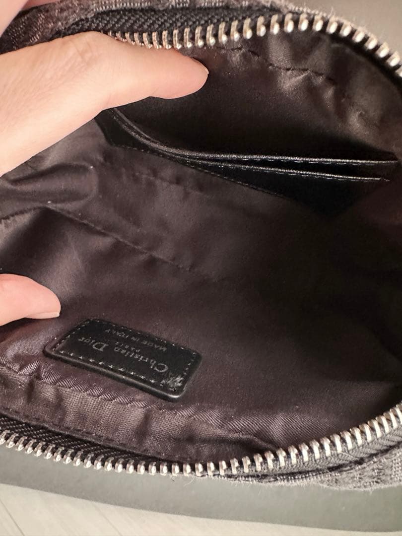 ボディバッグ