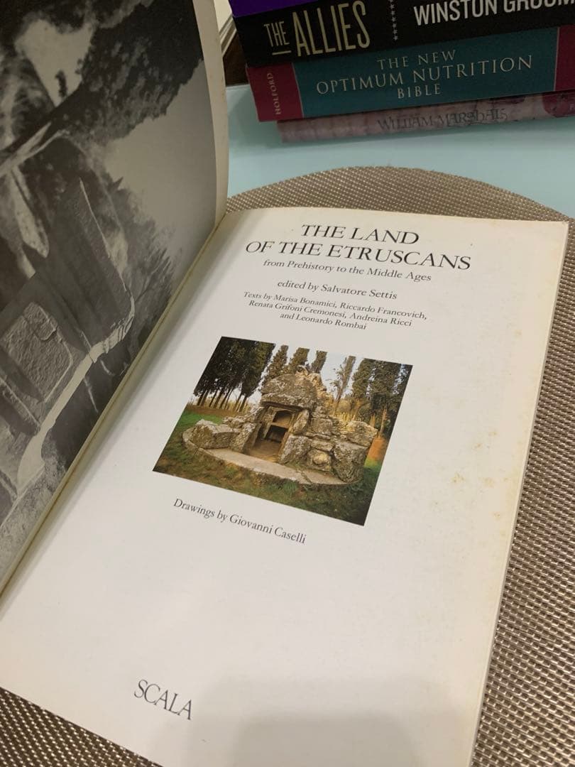 希少　The Land of the Etruscans 英語版
