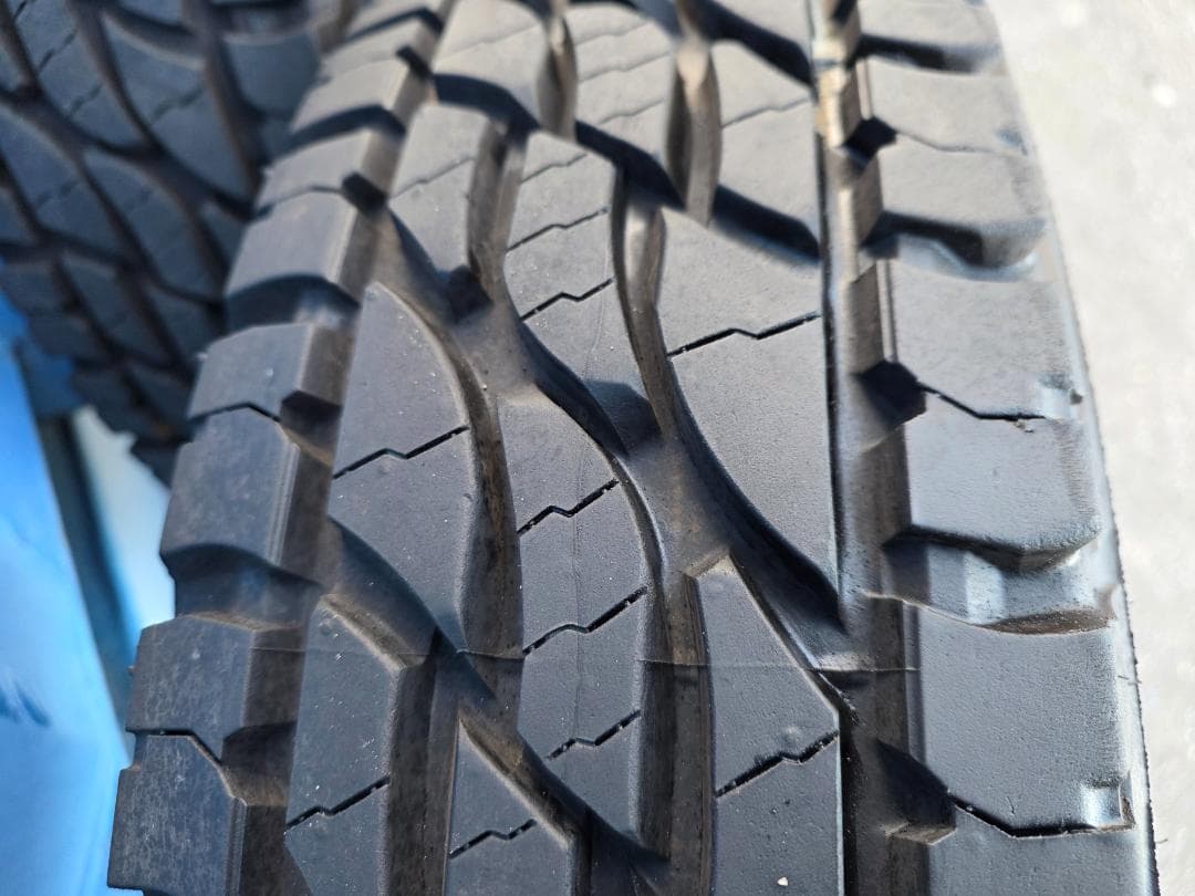 新車外し　４本　ブリヂストン　225/95R16　ランドクルーザー ランクル70