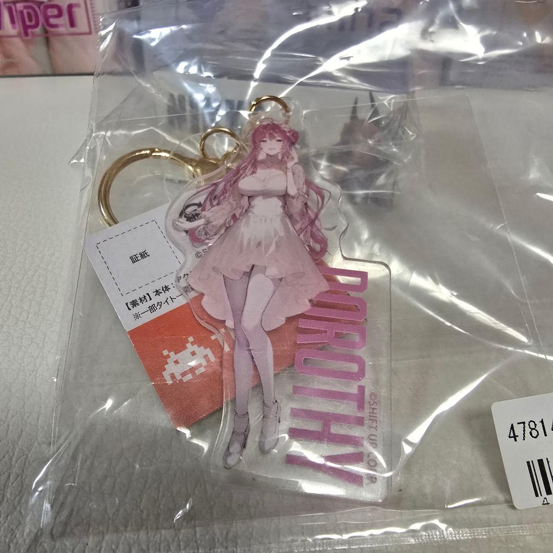 勝利の女神ニケ フィギュア ワイヤレスイヤホン アクリルキーホルダーまとめ売り