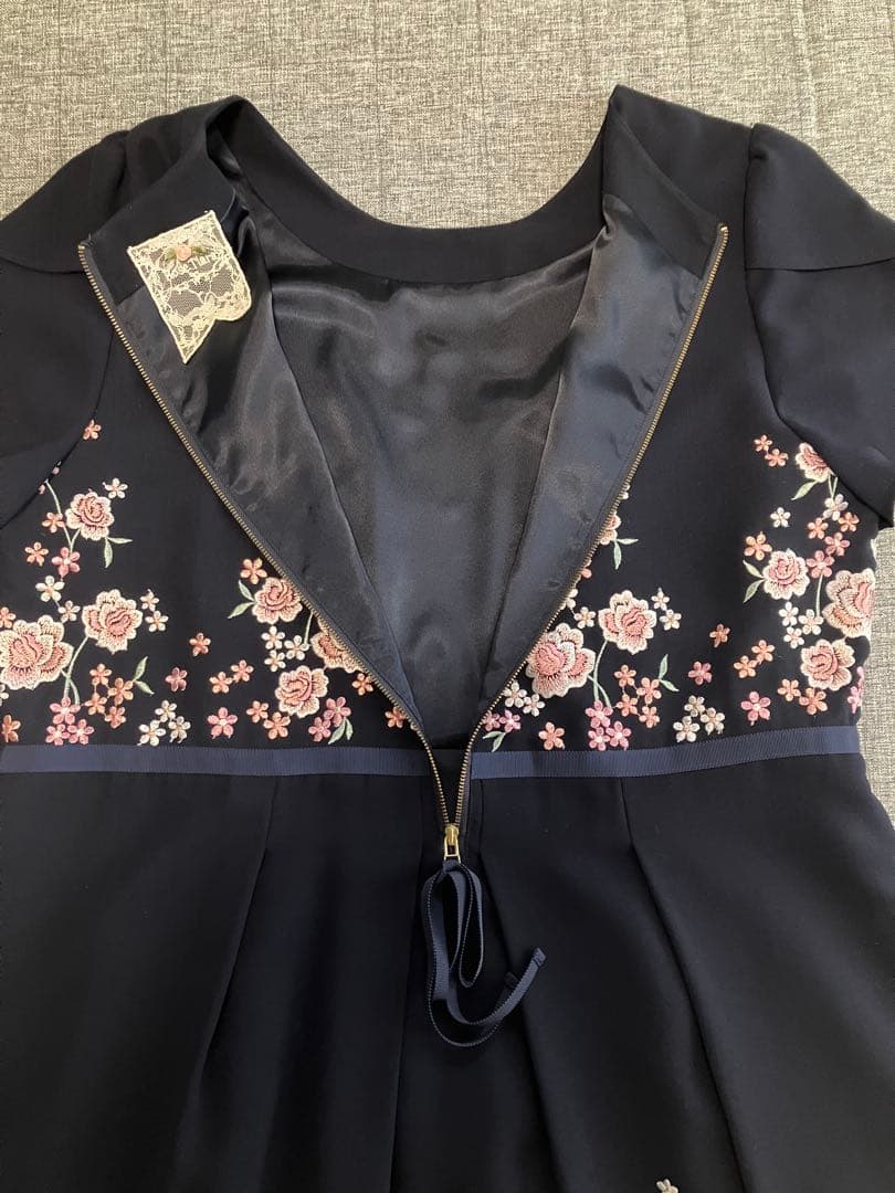 【美品☆希少46】ピンク花柄刺繍ワンピース　ローズティアラジュエル　ネイビー