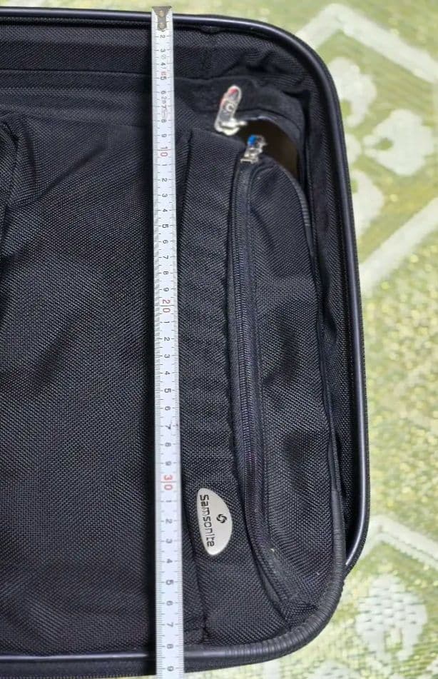 Samsonite 黒 キャリーケース 中型