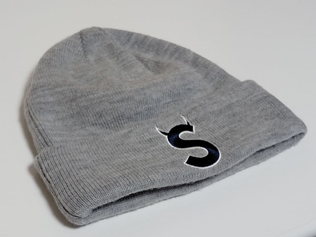 【極美品】　Supreme × New Era　ツノ S Logo　Beanie