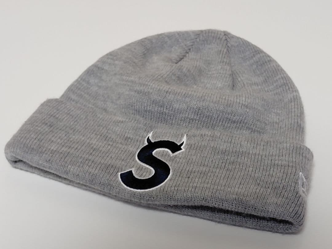 【極美品】　Supreme × New Era　ツノ S Logo　Beanie