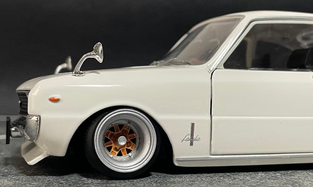 1/24 アシェット 国産名車 ファミリア ロータリークーペ改 カスタム 旧車